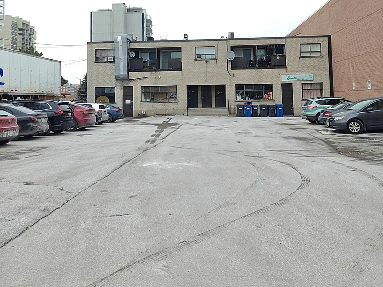 492 Kerr St #9 — Photo 2