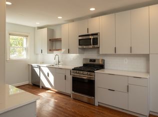 6 Briarwood Rd, Baltimore, MD 21228