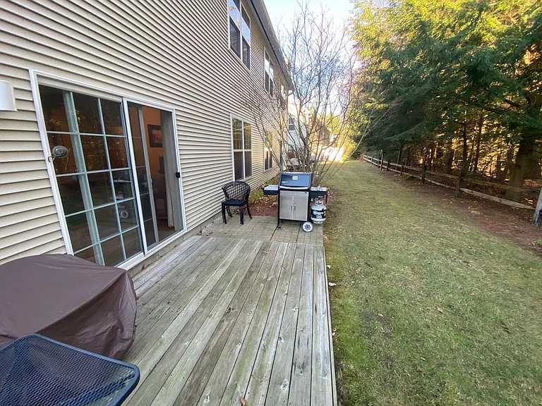22 Irene Ave — Photo 7