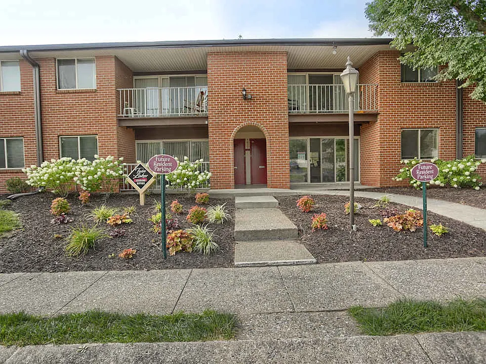 Twin Lakes Apartments