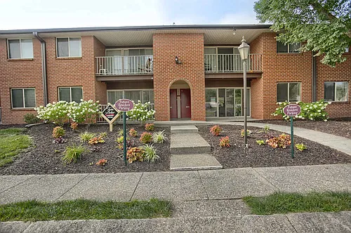 Twin Lakes Apartments Photo 1
