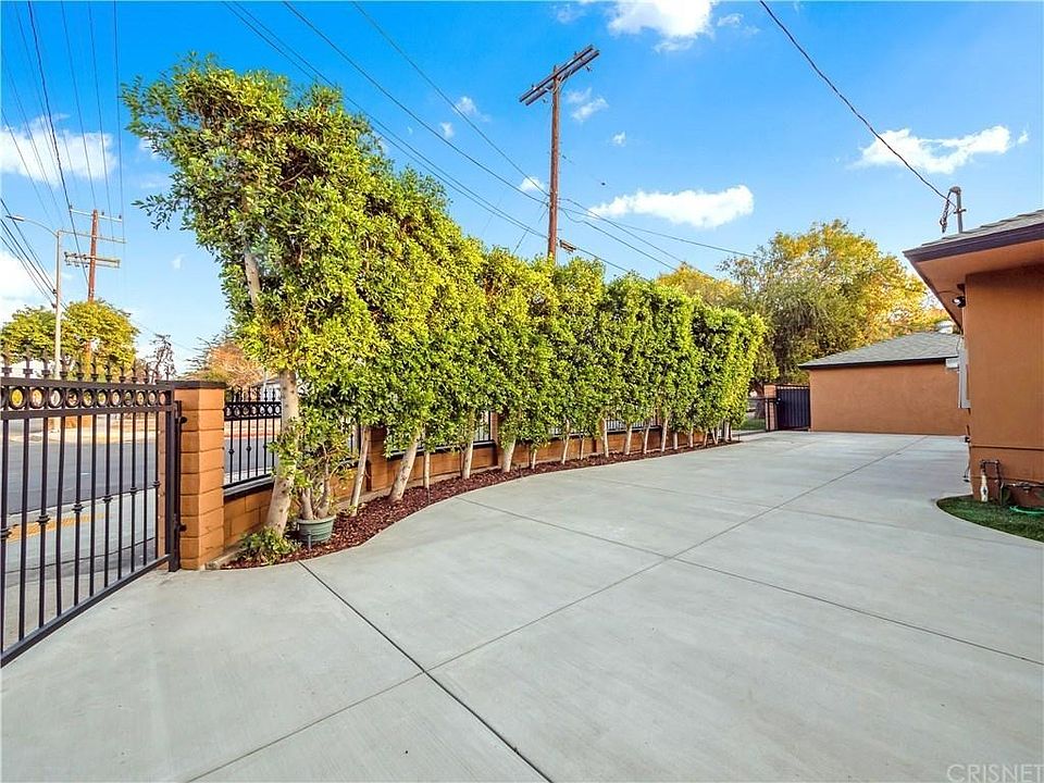 1st image of 7553 Zelzah Ave