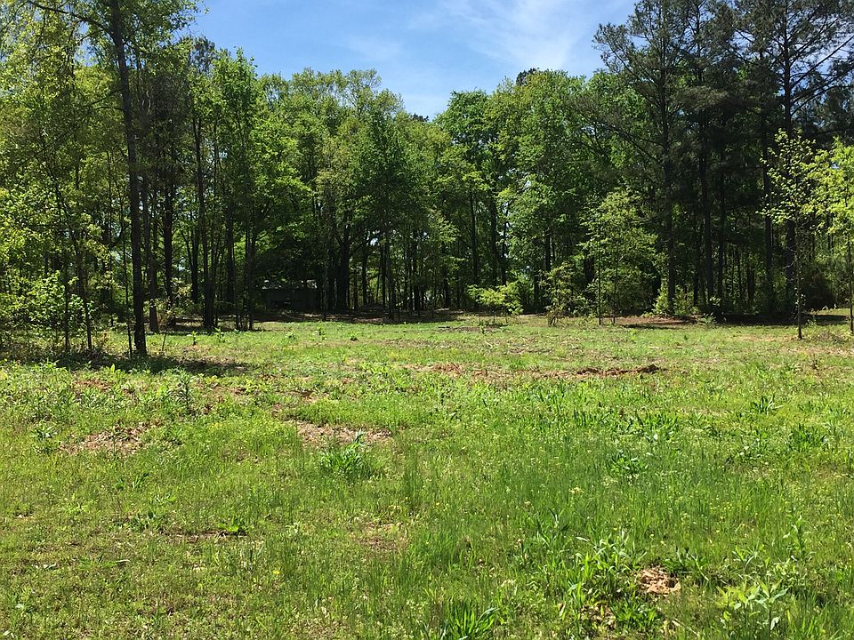2nd image of Deer Trace Dr