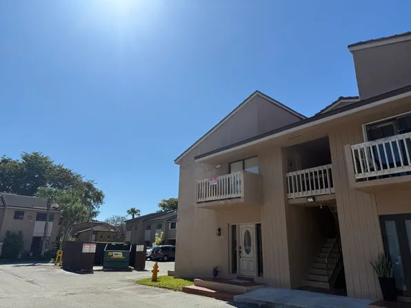 15465 SW 80th St APT 201, Miami, FL 33193