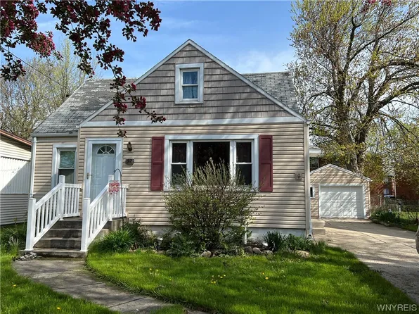 32 Wellworth Pl, Cheektowaga, NY 14225