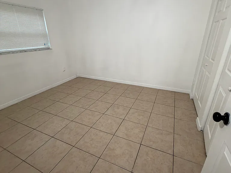 707 Michigan Ct #1 — Photo 9