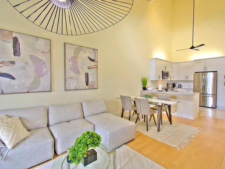 60 Emerald Woods Dr #B7 — Photo 4