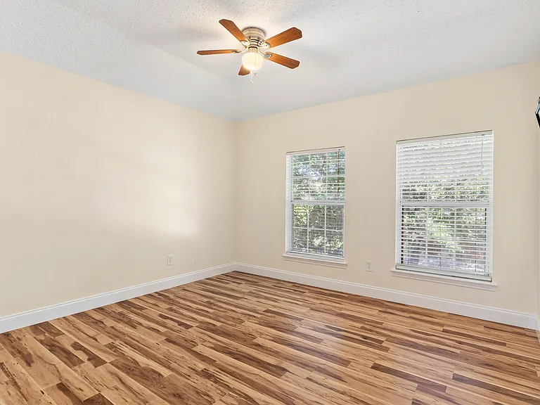 2522 Primrose Ln — Photo 26