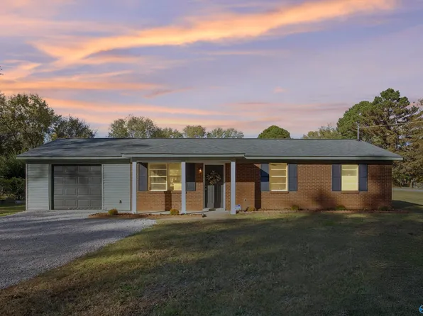 201 Trojan Dr, Hazel Green, AL 35750