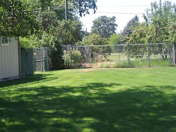 Side yard area