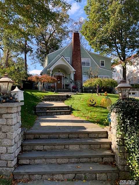 1st image of 49-28 Annadale Ln