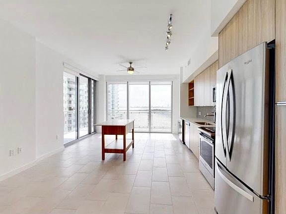 2nd image of 2121 N Bayshore Dr APT 1008