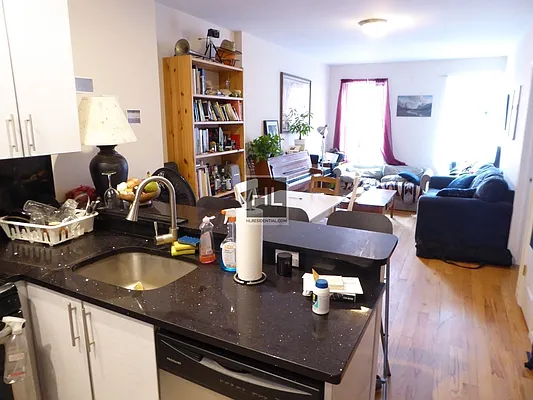 Rented by Highline Residential | media 9