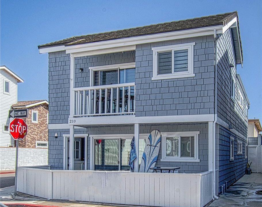 1st image of 210 Lugonia St