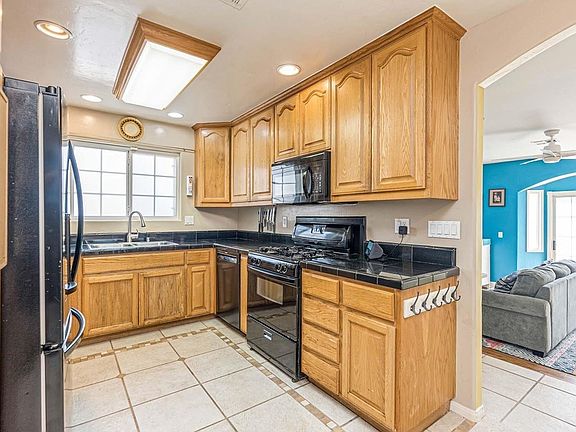 5th image of 3827 46th St