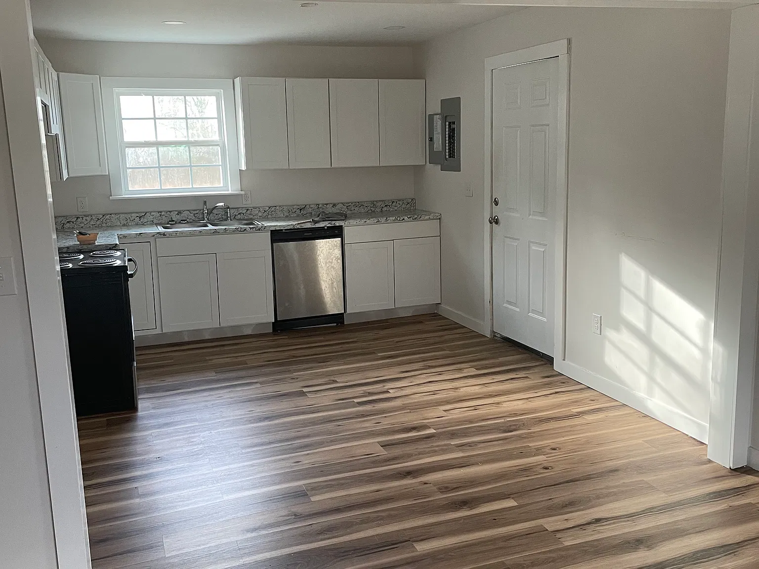 2 bed, 950 sqft, $1,100 — Photo 2