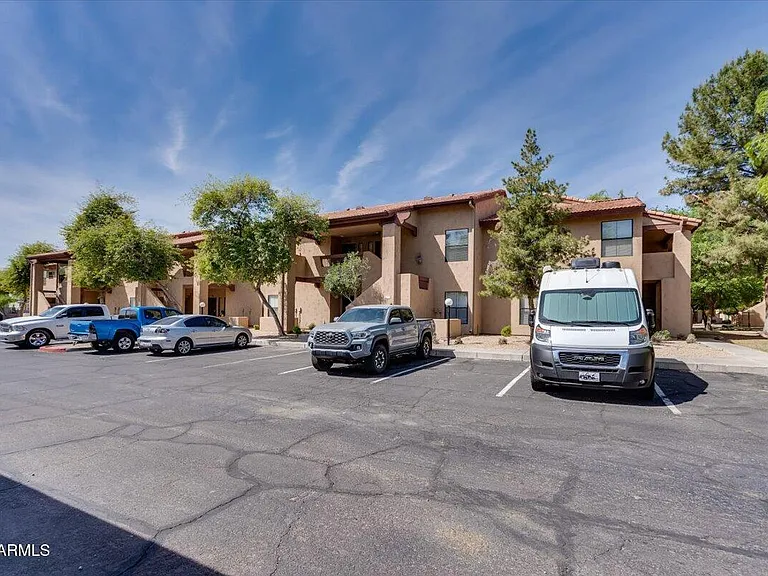 1351 N Pleasant Dr #1060 — Photo 1