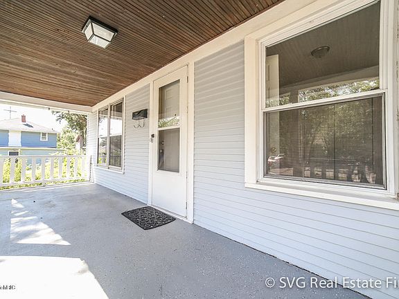3rd image of 1213 Dickinson St SE