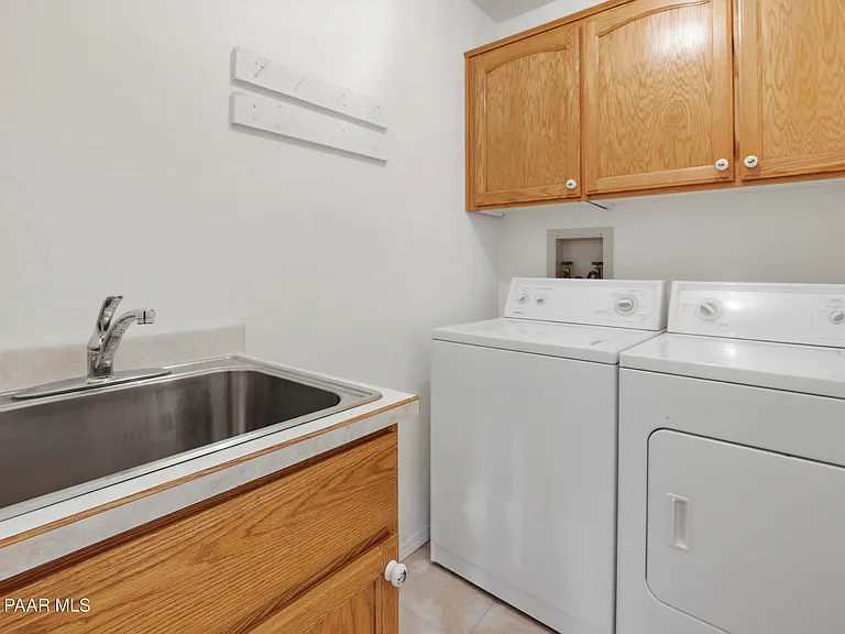 7451 Granite — Photo 19