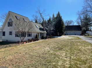 32 Lindbergh Trl, Rockaway, NJ 07866
