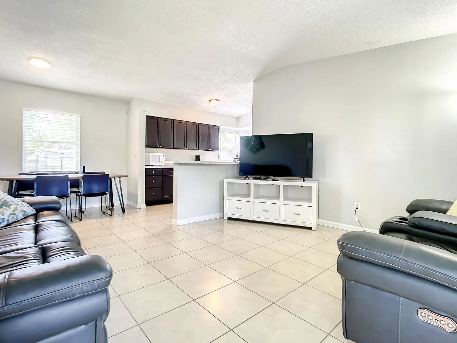 3 bed, 1385 sqft, $1,700 — Photo 4