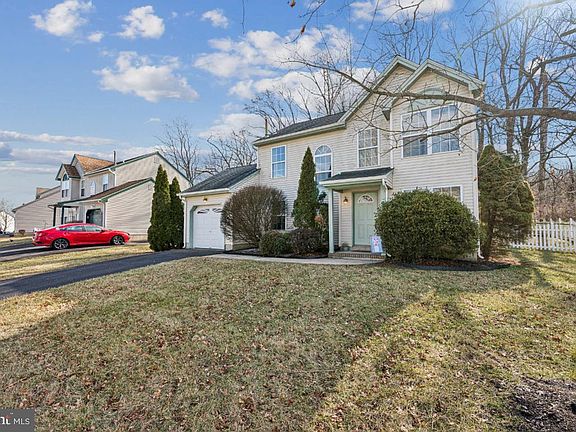 2nd image of 48 Vincent Dr