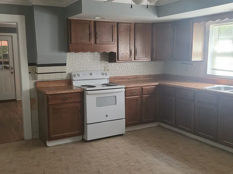 224 W McCallen Rd — Photo 4
