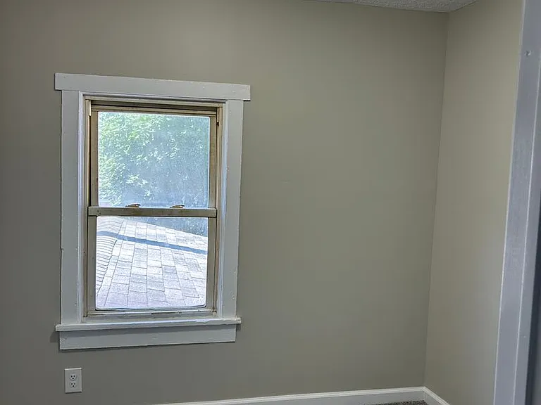 125 E Utica St — Photo 12