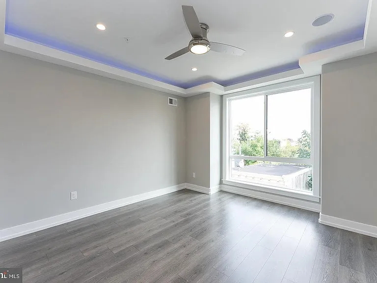 2127 N Randolph St — Photo 16