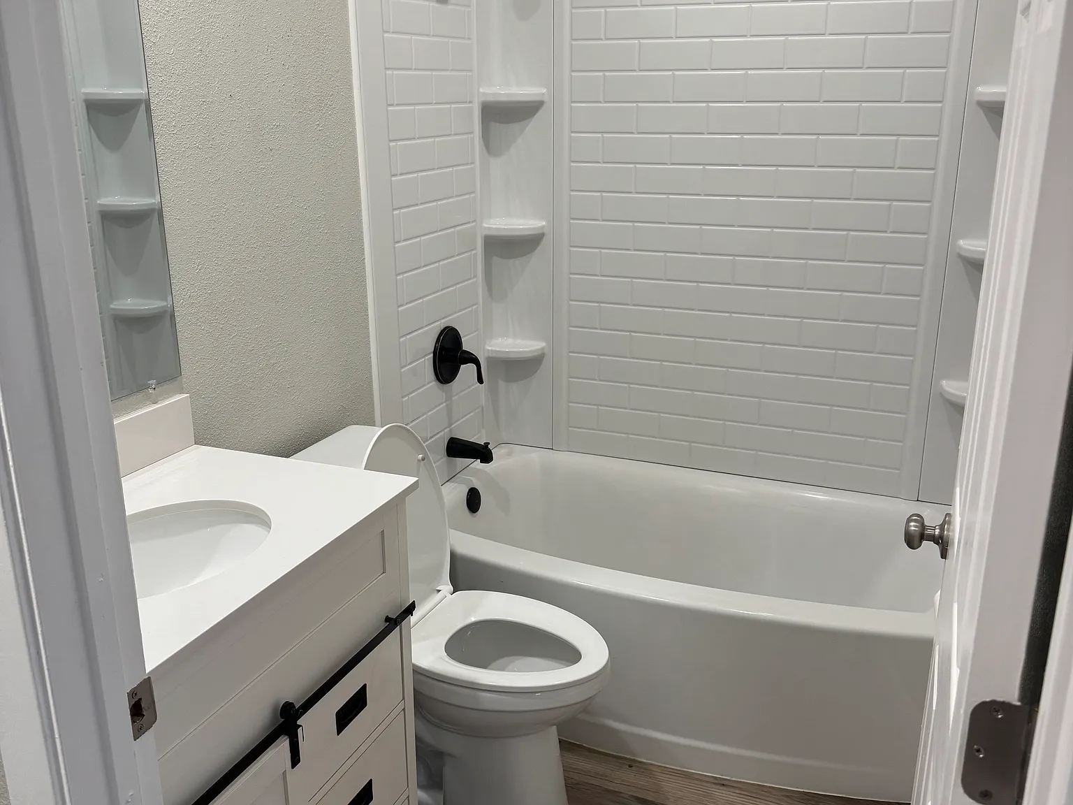 3 bed, 1200 sqft, $1,700 — Photo 4