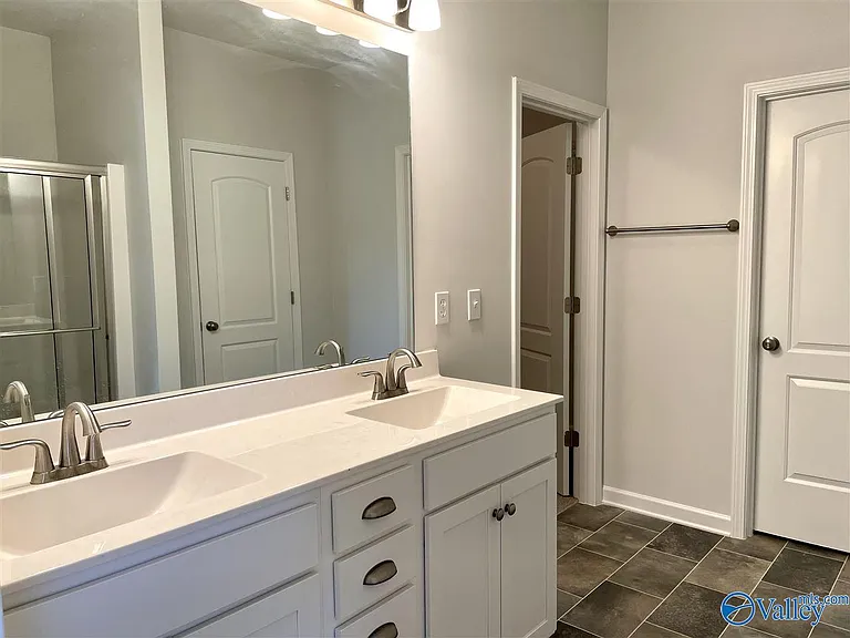 7305 Kendama Ct — Photo 21