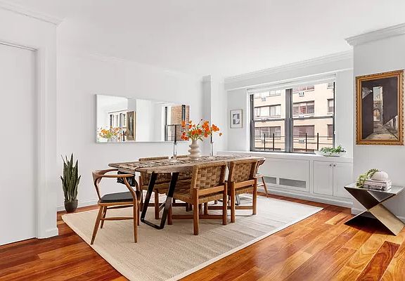 4th image of 10 W 15th St #809/808