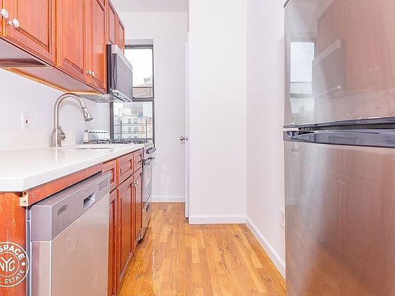 2nd image of 879 De Kalb Ave #9G