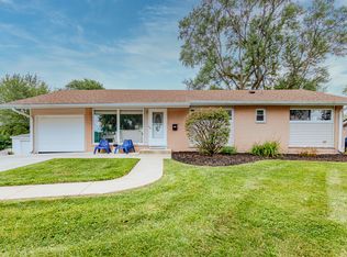 215 Bode Rd, Hoffman Estates, IL 60169