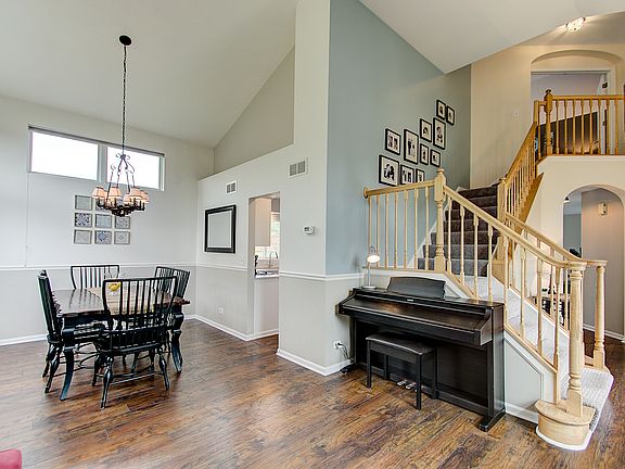 5th image of 2281 Apple Hill Ln