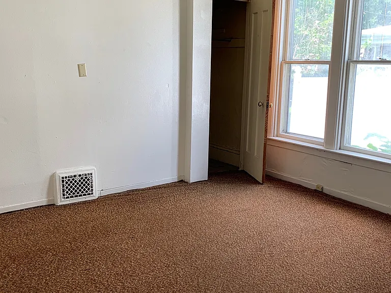 827 W 3rd St #4 — Photo 3
