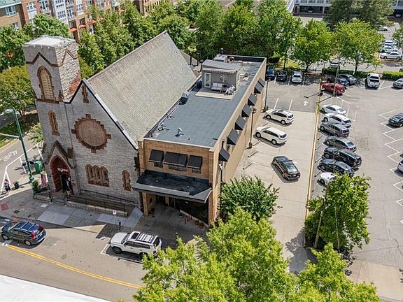 2nd image of 211 W Freemason St