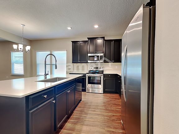 3rd image of 161 Stone Arbor Ln