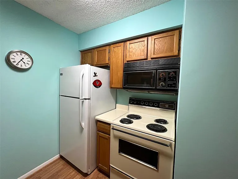 2120 El Paseo St #310 — Photo 7