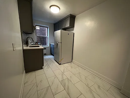 Rented by Contact Realty | media 4