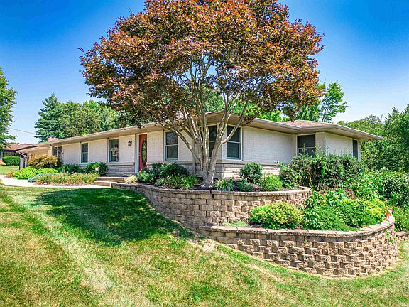 3rd image of 3331 Robin Hood Dr