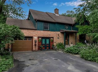 22 Meadowbrook Rd, Buffalo, NY 14221