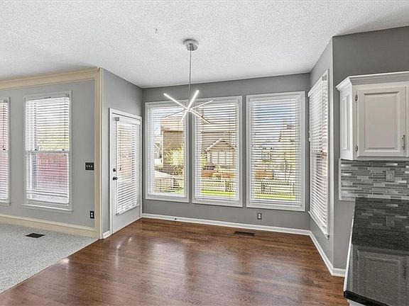 5th image of 6502 W 150th St