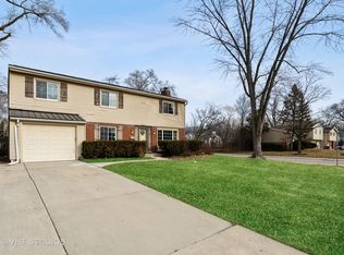 1400 Hackberry Rd, Deerfield, IL 60015