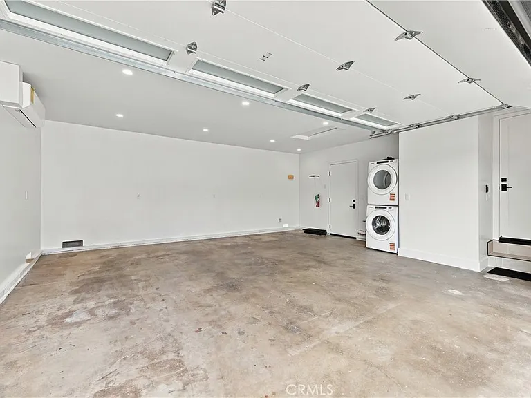 17511 Leafwood Ln — Photo 33