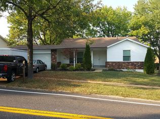 2617 Yaeger Rd, Saint Louis, MO 63129