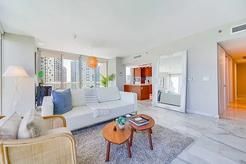 485 Brickell Ave Photo 1