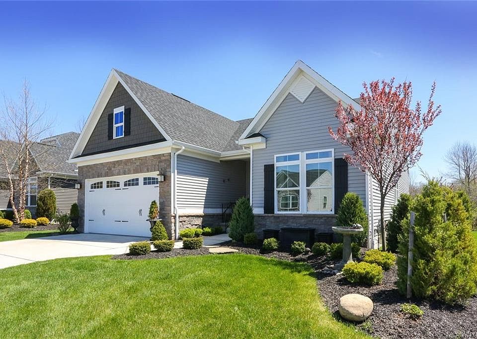 1st image of 15 Sonnet Dr