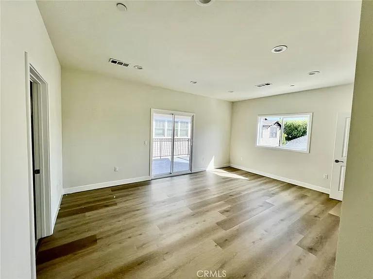 913 W 21st — Photo 44