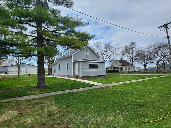 210 W Monroe St, Towanda, IL 61776